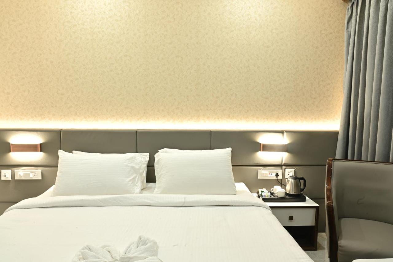 Hotel N Square Eluru Luaran gambar
