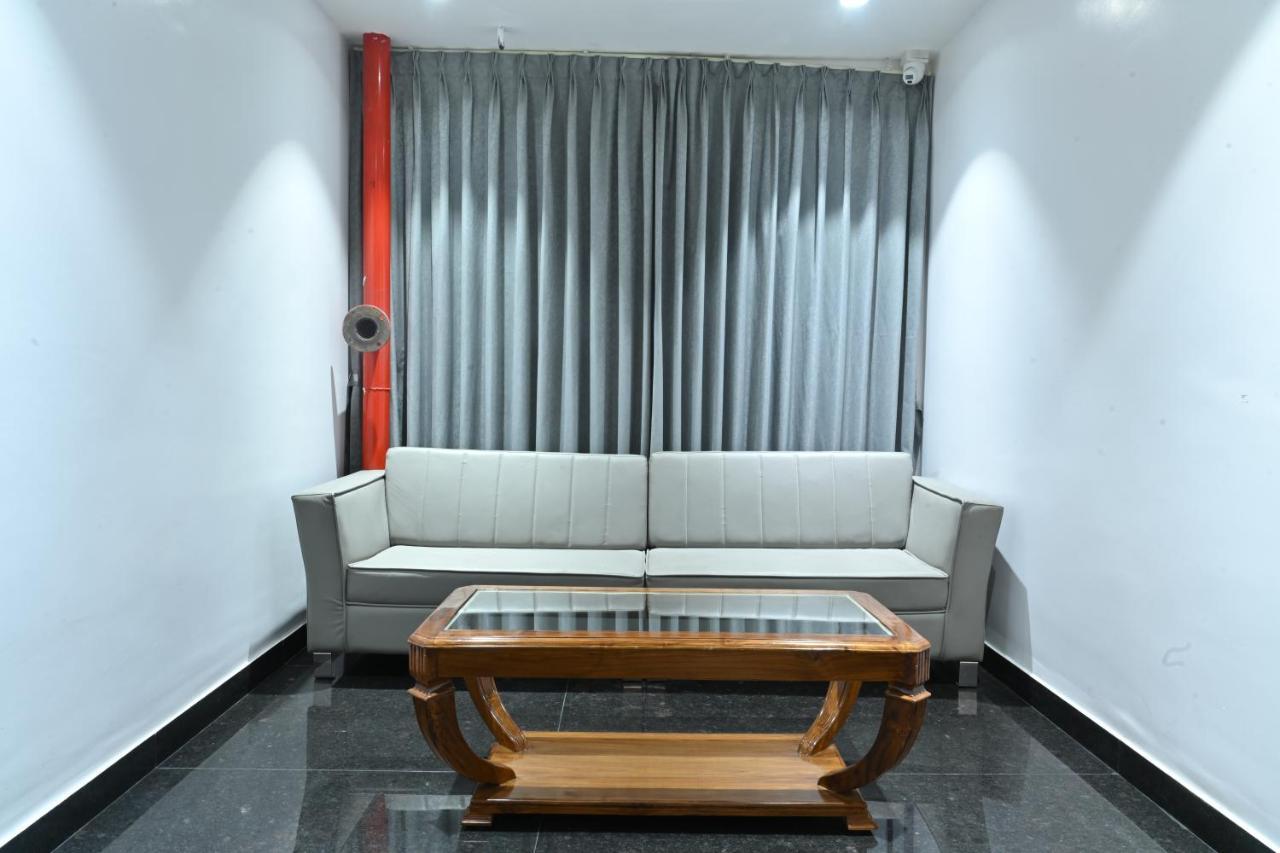 Hotel N Square Eluru Luaran gambar