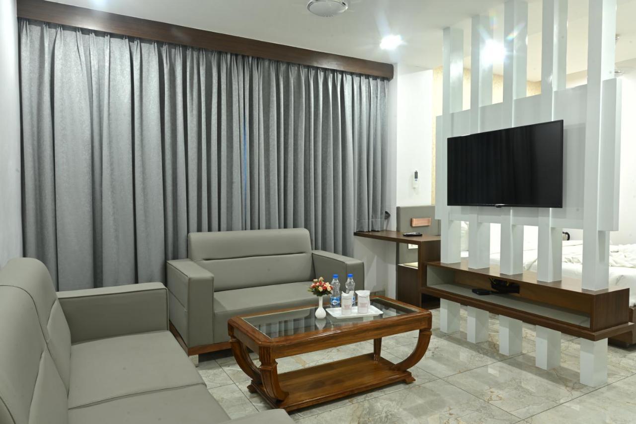 Hotel N Square Eluru Luaran gambar