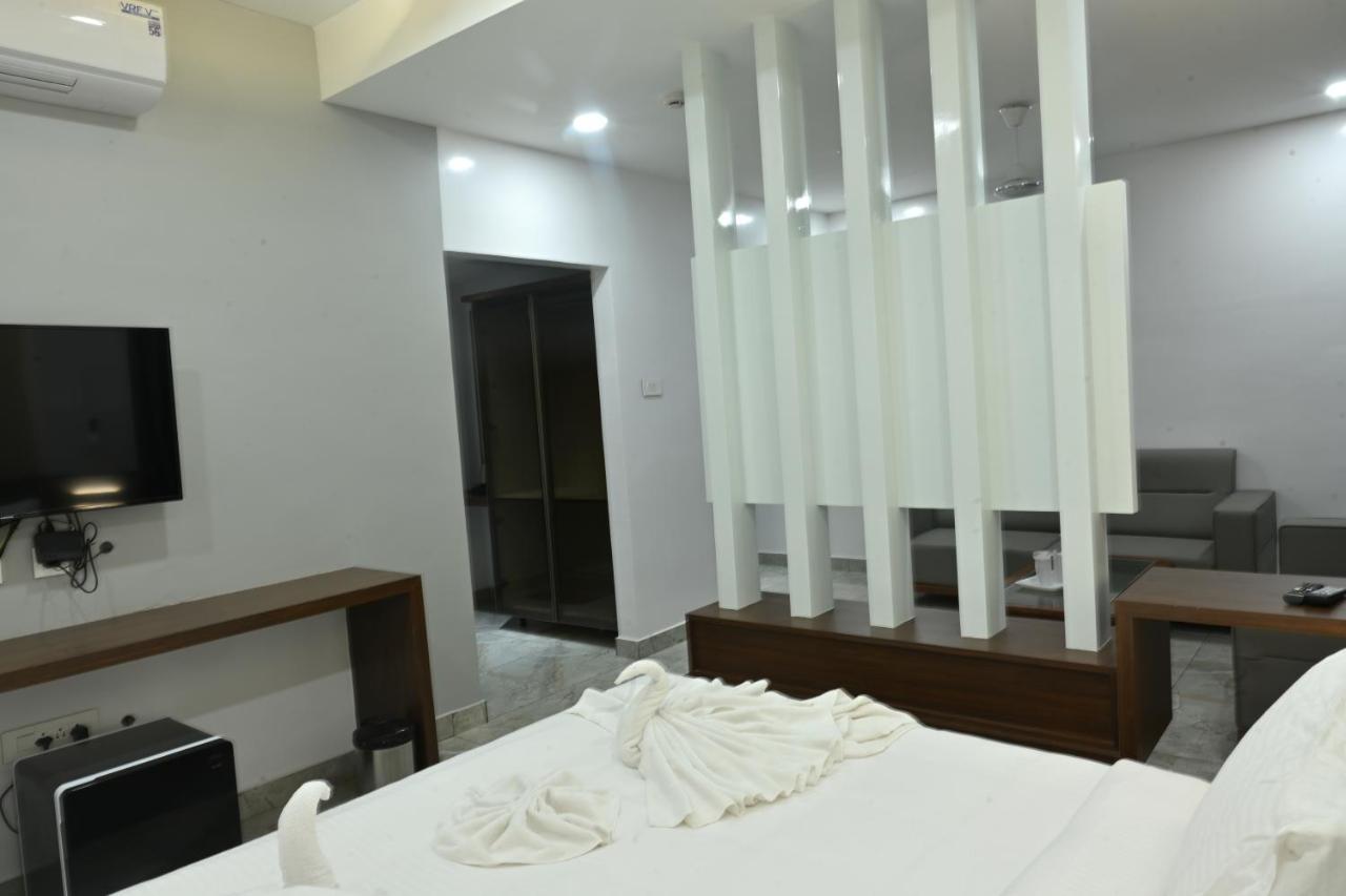 Hotel N Square Eluru Luaran gambar
