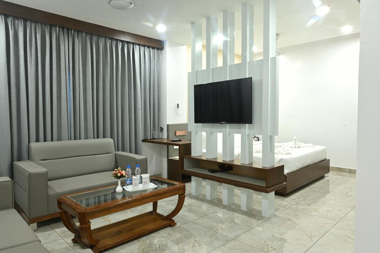 Hotel N Square Eluru Luaran gambar